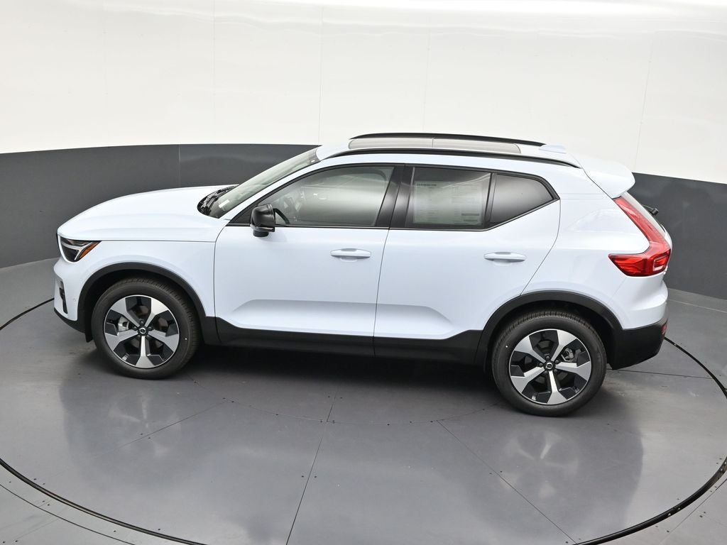 2026 Volvo XC40 B5 Plus