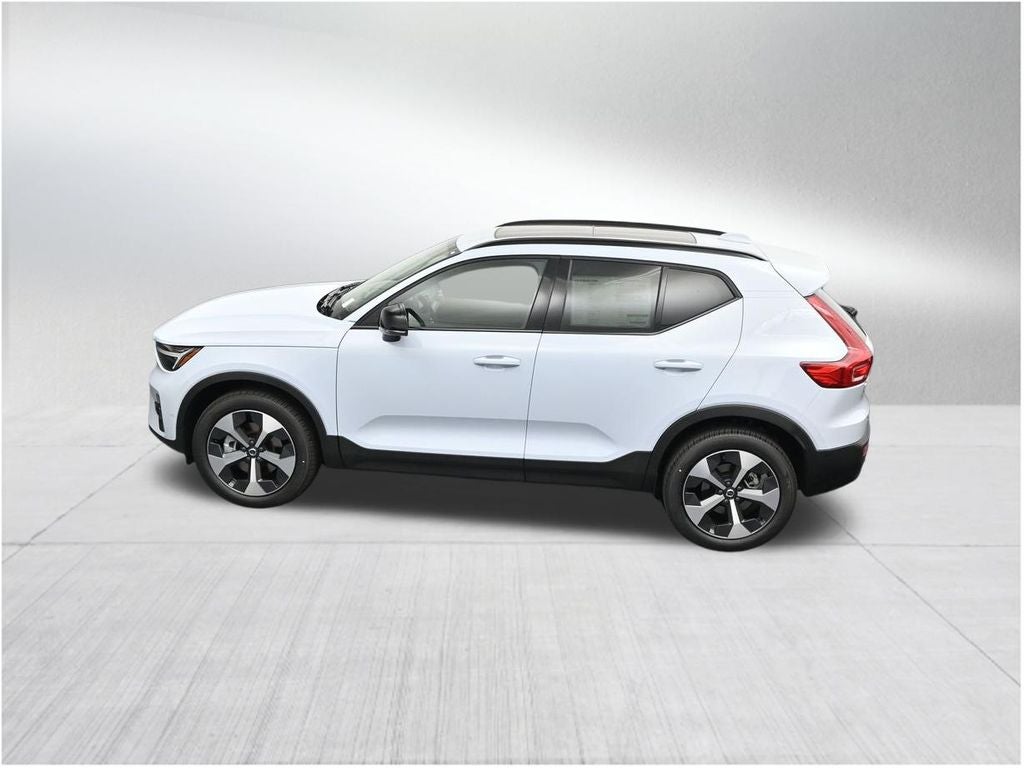 2026 Volvo XC40 B5 Plus