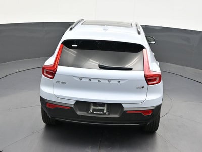 2026 Volvo XC40 B5 Plus