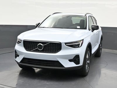 2026 Volvo XC40 B5 Plus