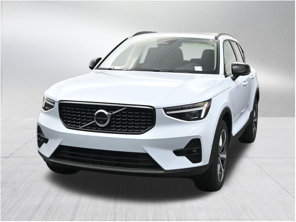 2026 Volvo XC40 B5 Plus