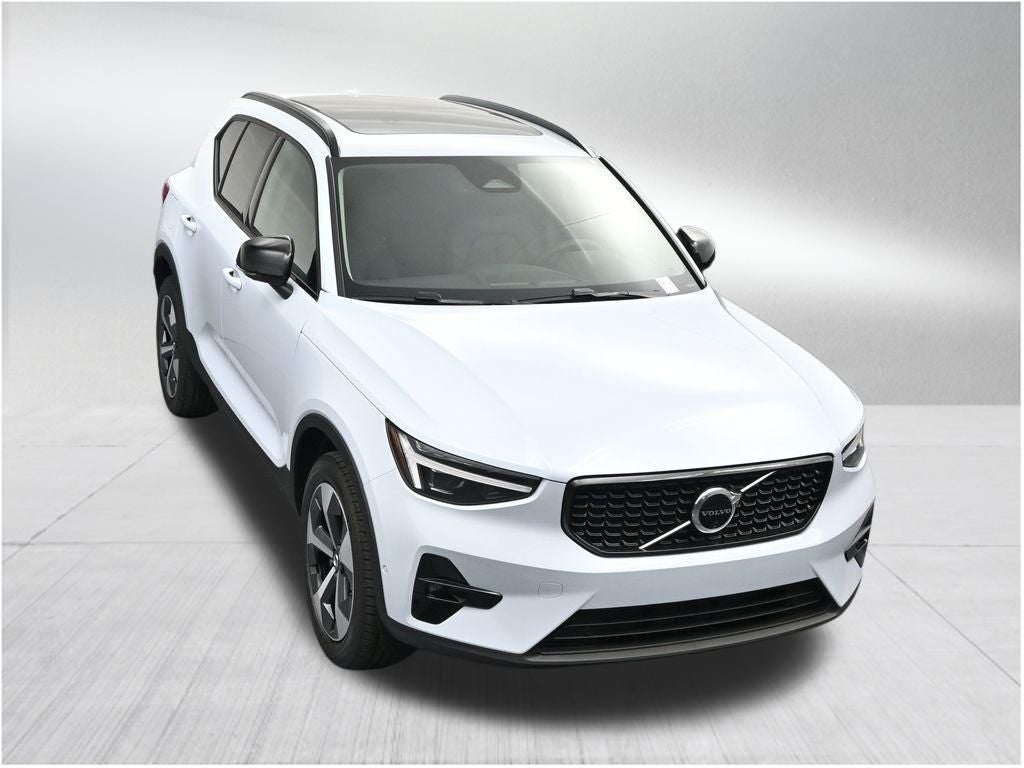 2026 Volvo XC40 B5 Plus