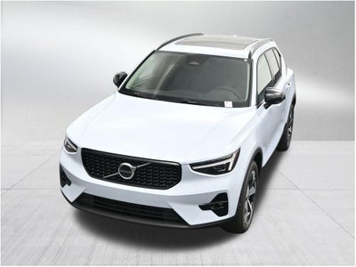 2026 Volvo XC40 B5 Plus