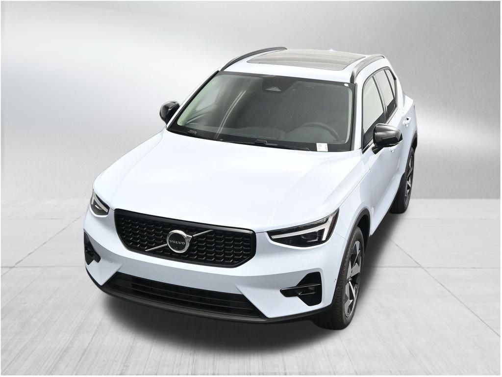 2026 Volvo XC40 B5 Plus