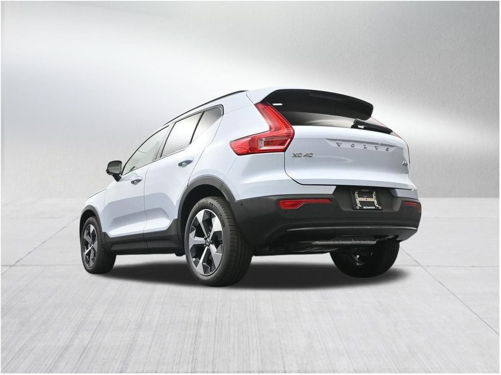 2026 Volvo XC40 B5 Plus