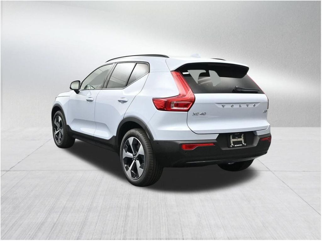 2026 Volvo XC40 B5 Plus
