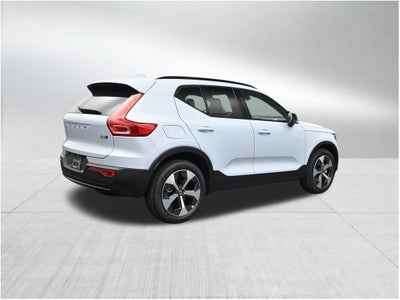 2026 Volvo XC40 B5 Plus