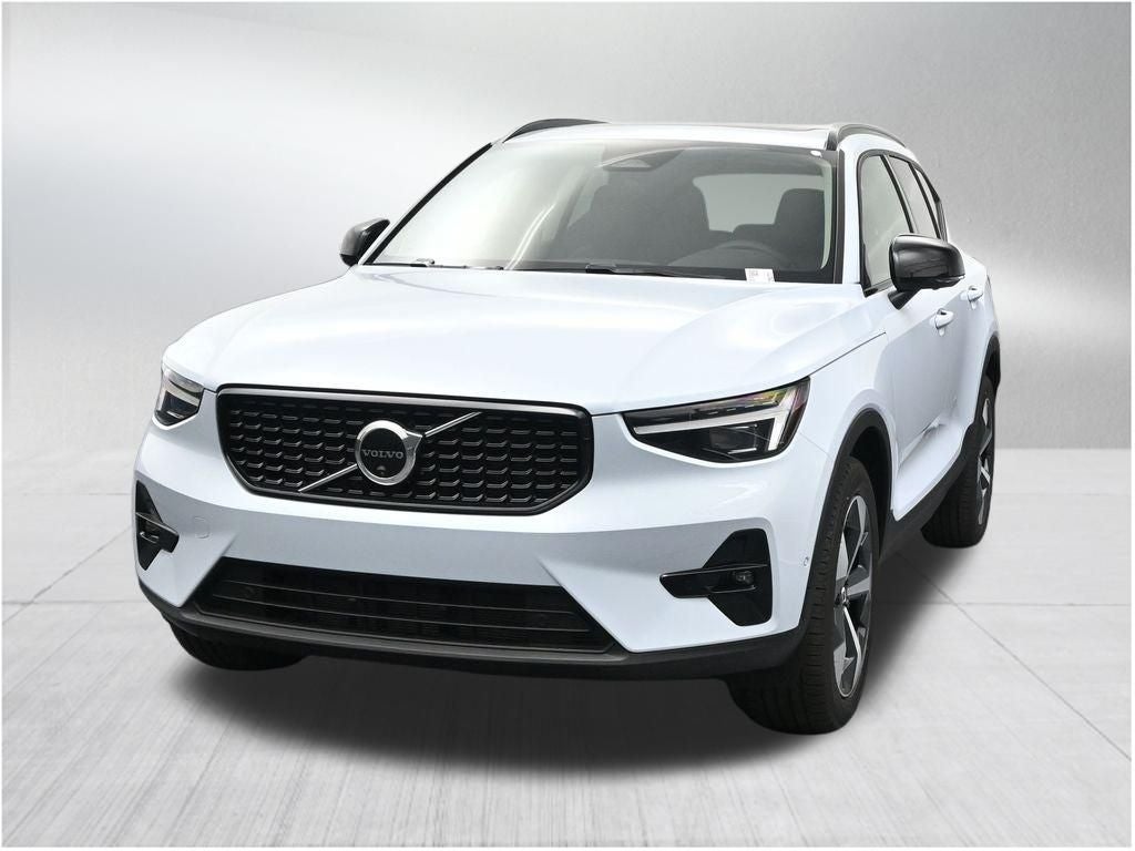 2026 Volvo XC40 B5 Plus