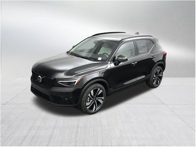 2026 Volvo XC40 B5 Plus
