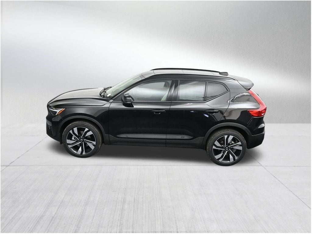 2026 Volvo XC40 B5 Plus