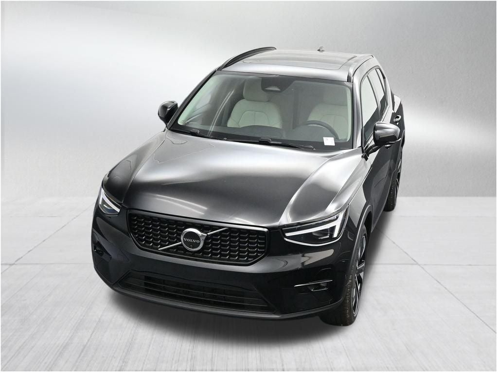 2026 Volvo XC40 B5 Plus