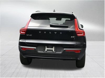 2026 Volvo XC40 B5 Plus
