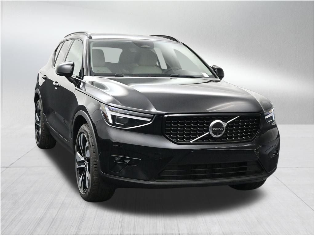 2026 Volvo XC40 B5 Plus