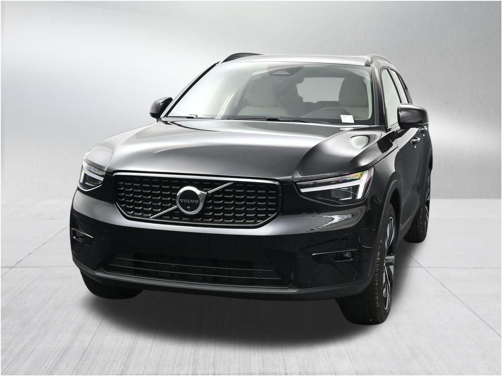 2026 Volvo XC40 B5 Plus