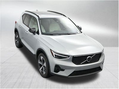 2026 Volvo XC40 B5 Plus