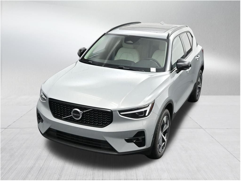 2026 Volvo XC40 B5 Plus
