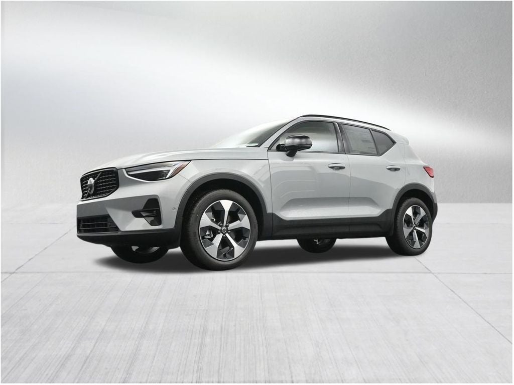 2026 Volvo XC40 B5 Plus