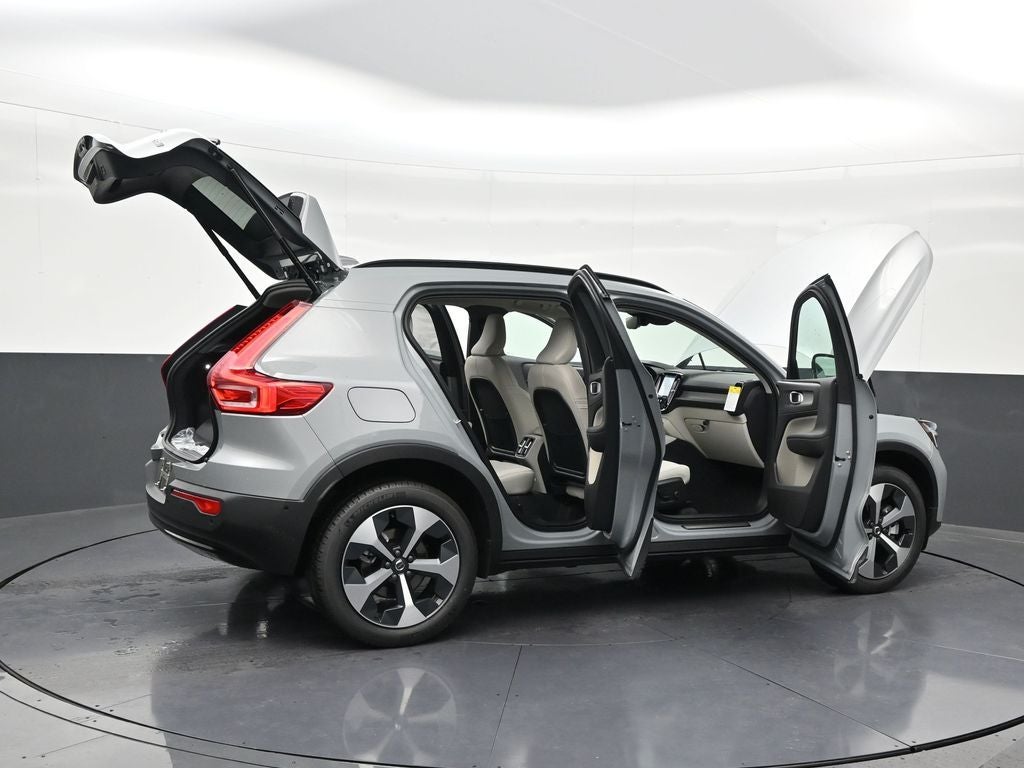 2026 Volvo XC40 B5 Plus
