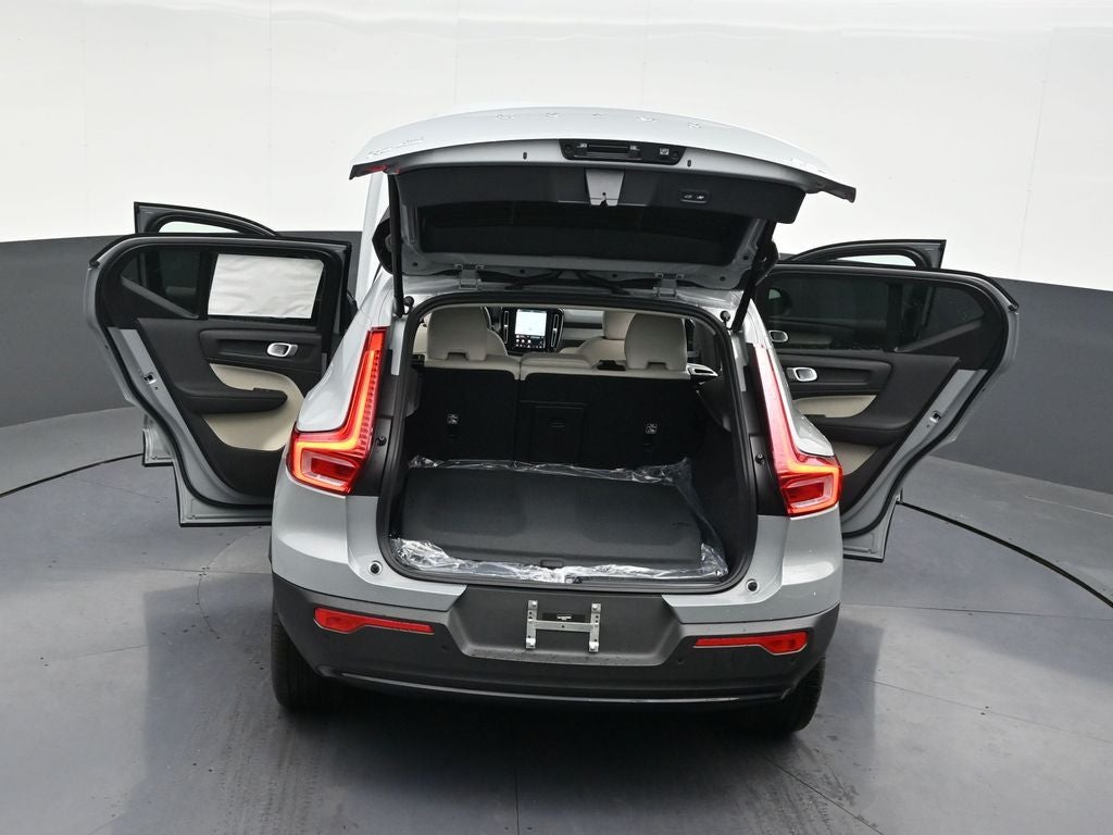 2026 Volvo XC40 B5 Plus