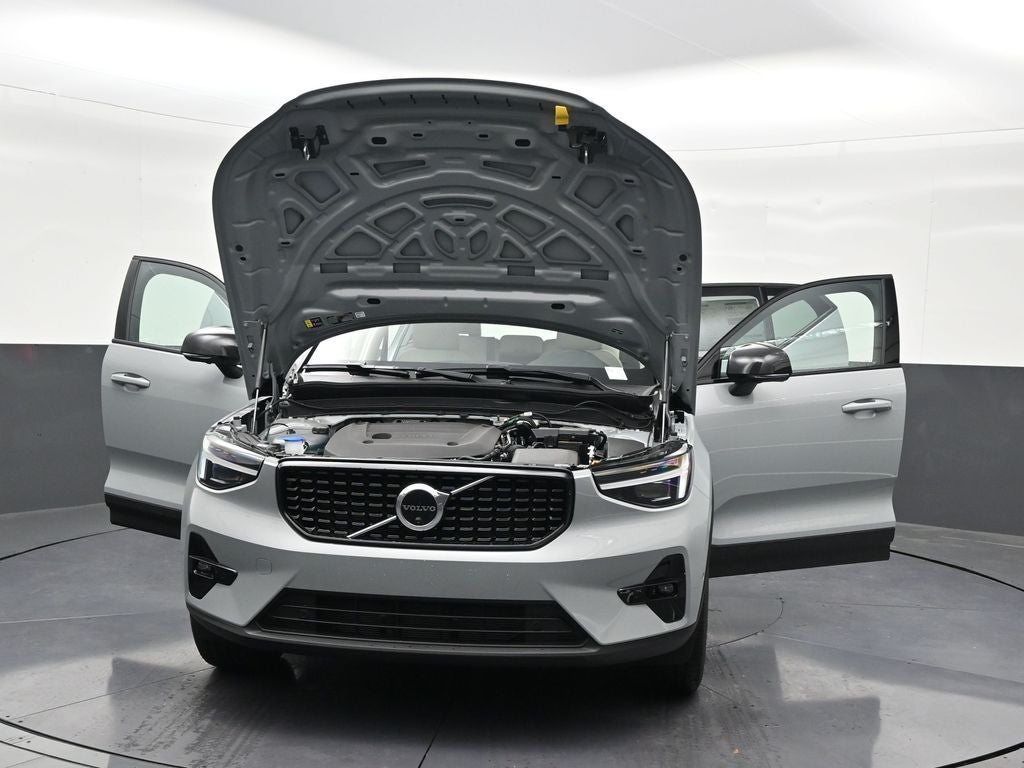 2026 Volvo XC40 B5 Plus