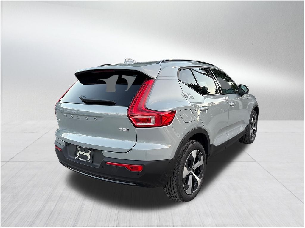 2026 Volvo XC40 B5 Plus