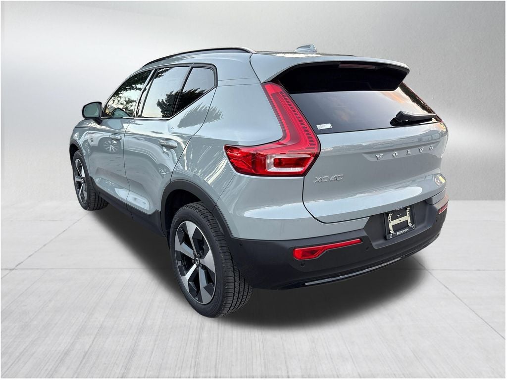2026 Volvo XC40 B5 Plus