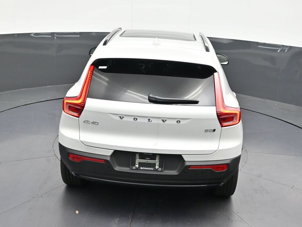 2026 Volvo XC40 B5 Plus
