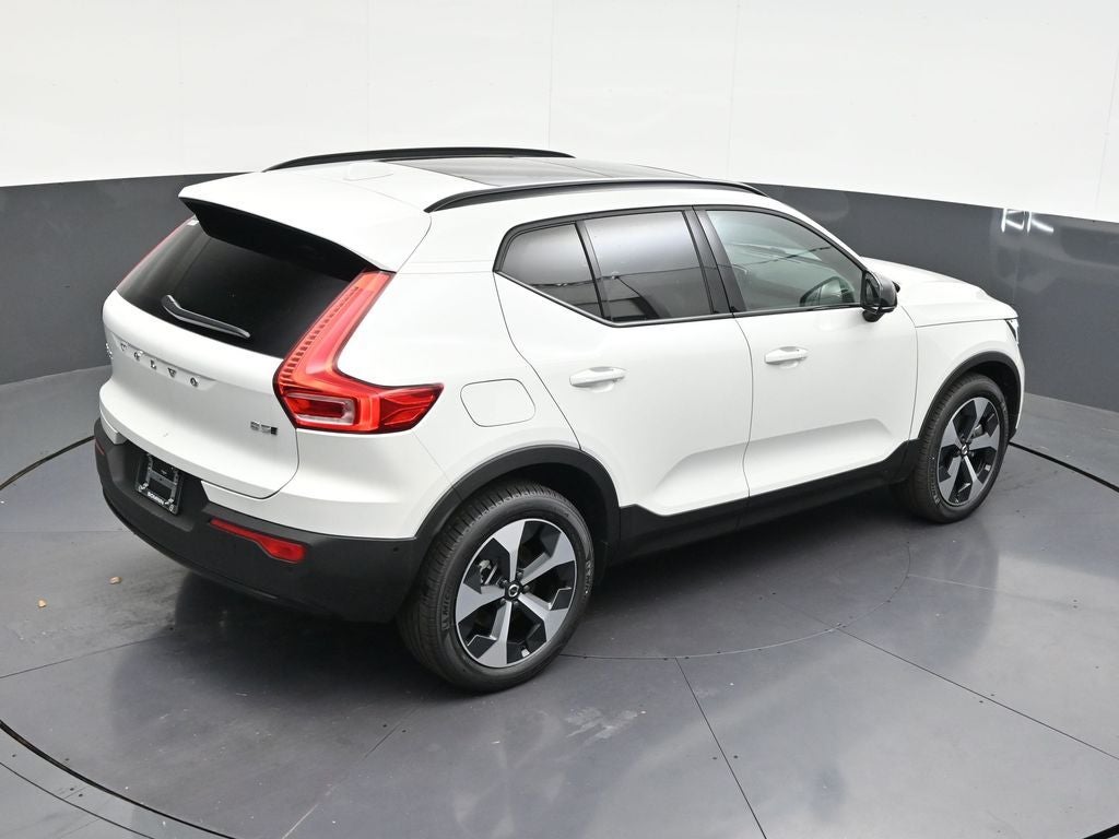 2026 Volvo XC40 B5 Plus