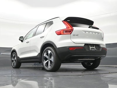 2026 Volvo XC40 B5 Plus
