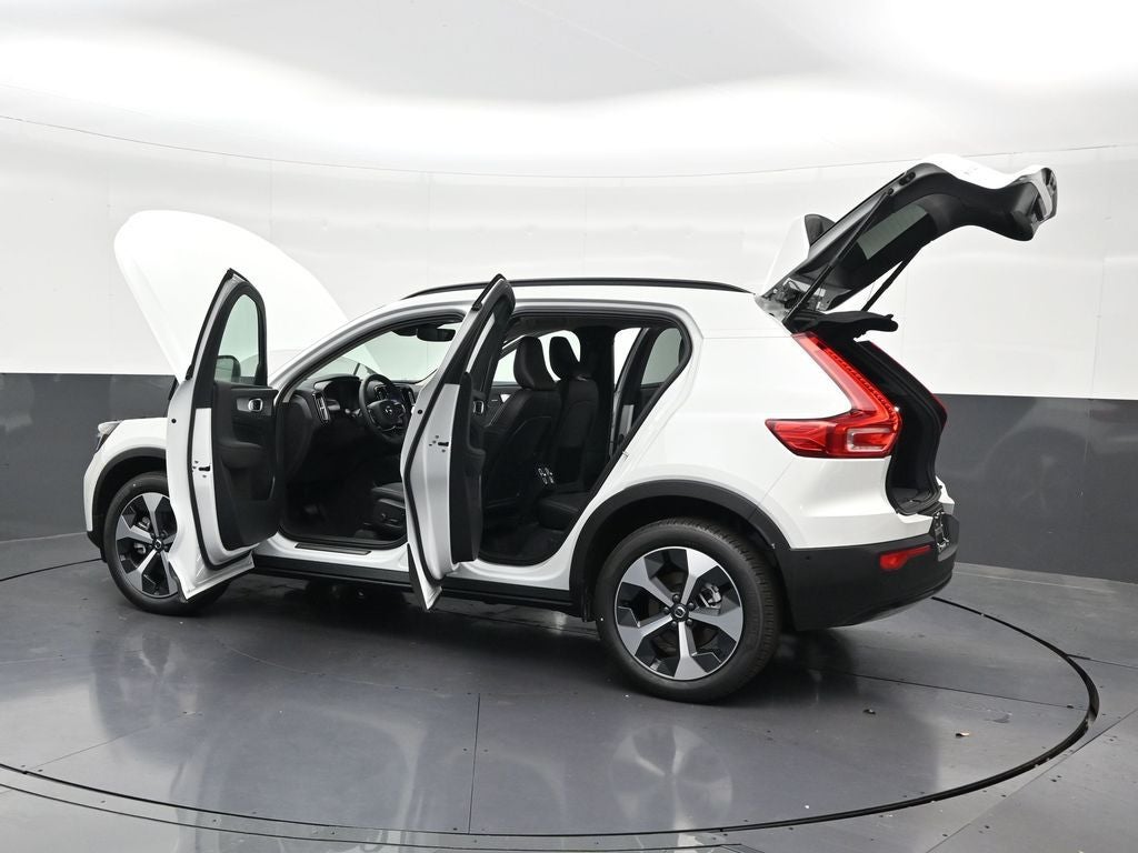 2026 Volvo XC40 B5 Plus