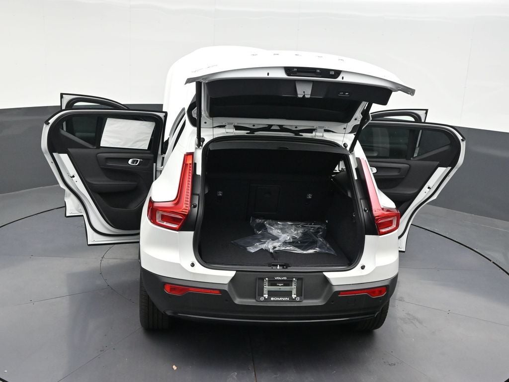 2026 Volvo XC40 B5 Plus