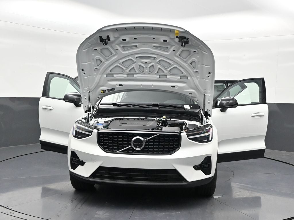 2026 Volvo XC40 B5 Plus