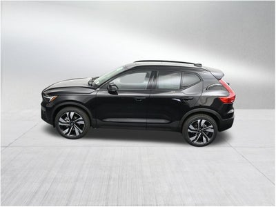2026 Volvo XC40 B5 Plus