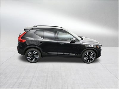 2026 Volvo XC40 B5 Plus