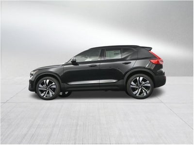 2026 Volvo XC40 B5 Plus