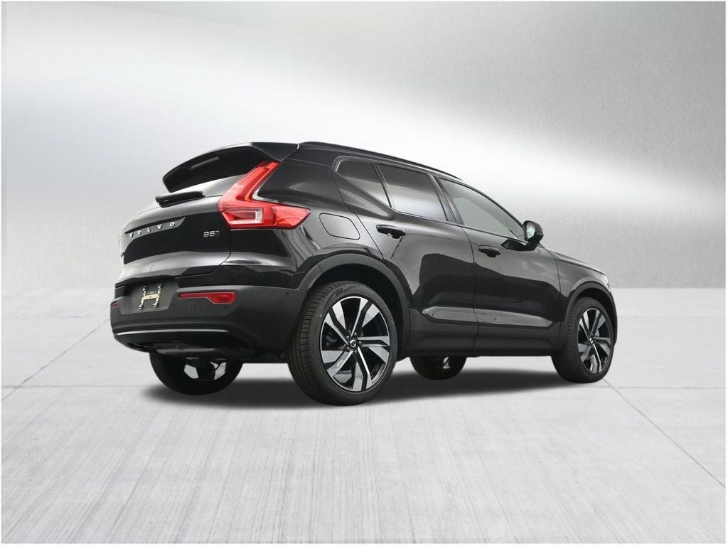 2026 Volvo XC40 B5 Plus