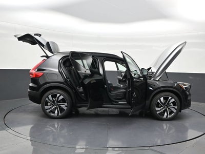 2026 Volvo XC40 B5 Plus
