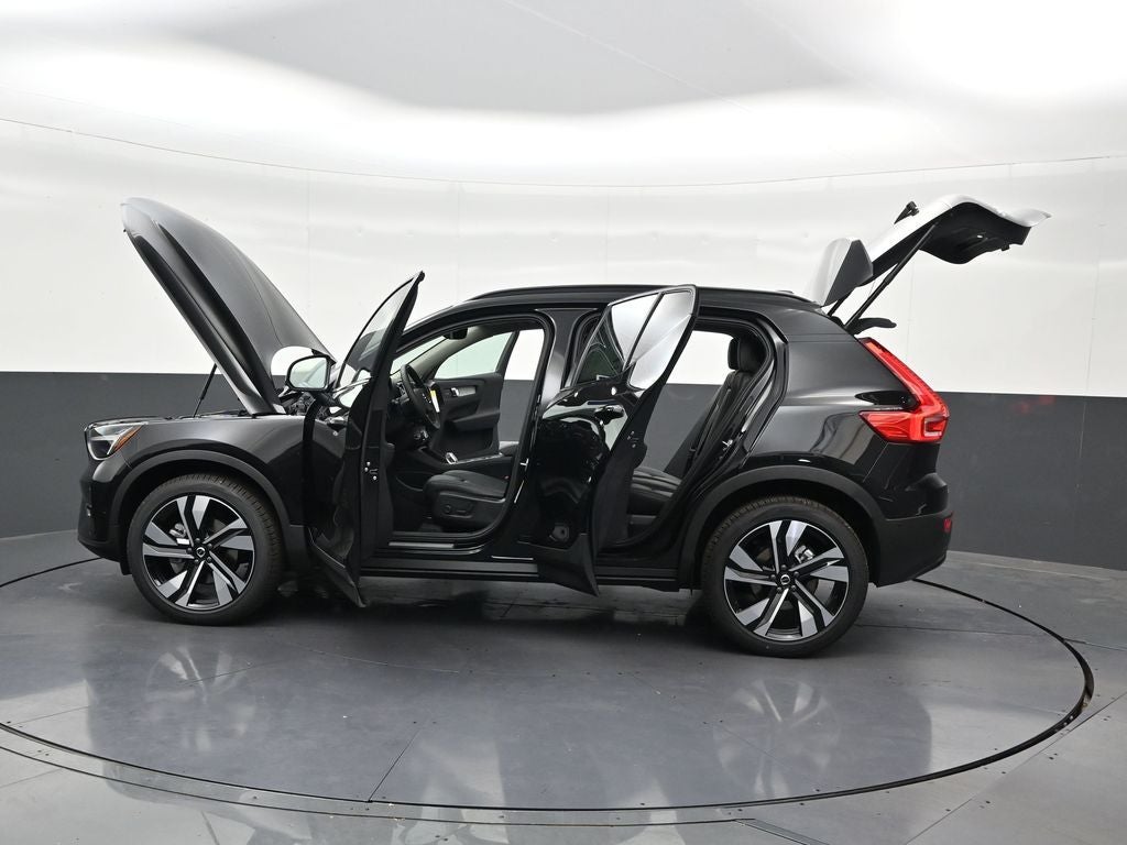 2026 Volvo XC40 B5 Plus