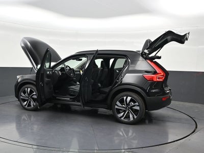 2026 Volvo XC40 B5 Plus