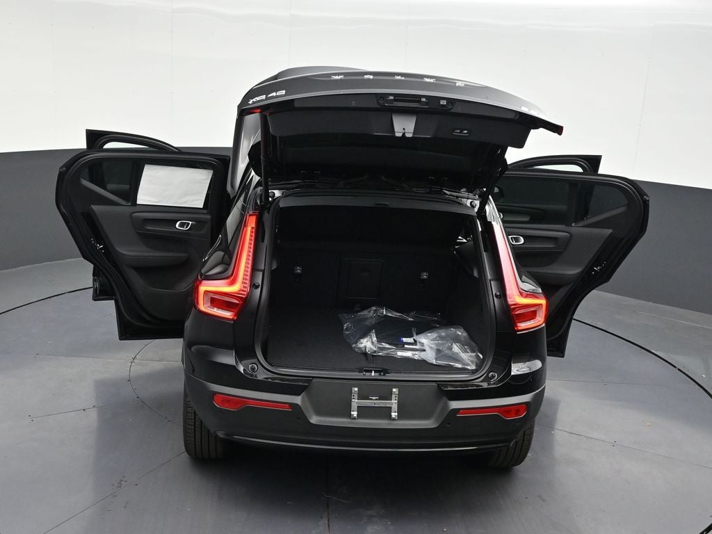 2026 Volvo XC40 B5 Plus