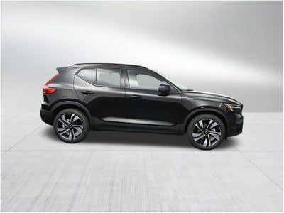 2026 Volvo XC40 B5 Plus