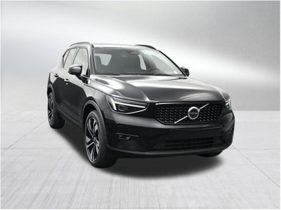 2026 Volvo XC40 B5 Plus