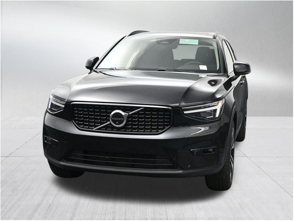 2026 Volvo XC40 B5 Plus