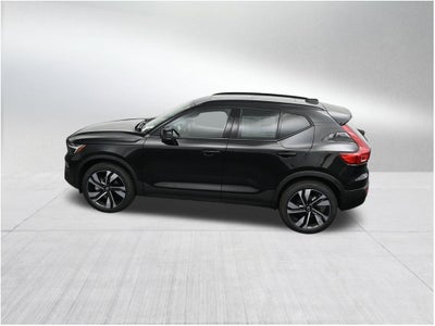 2026 Volvo XC40 B5 Plus