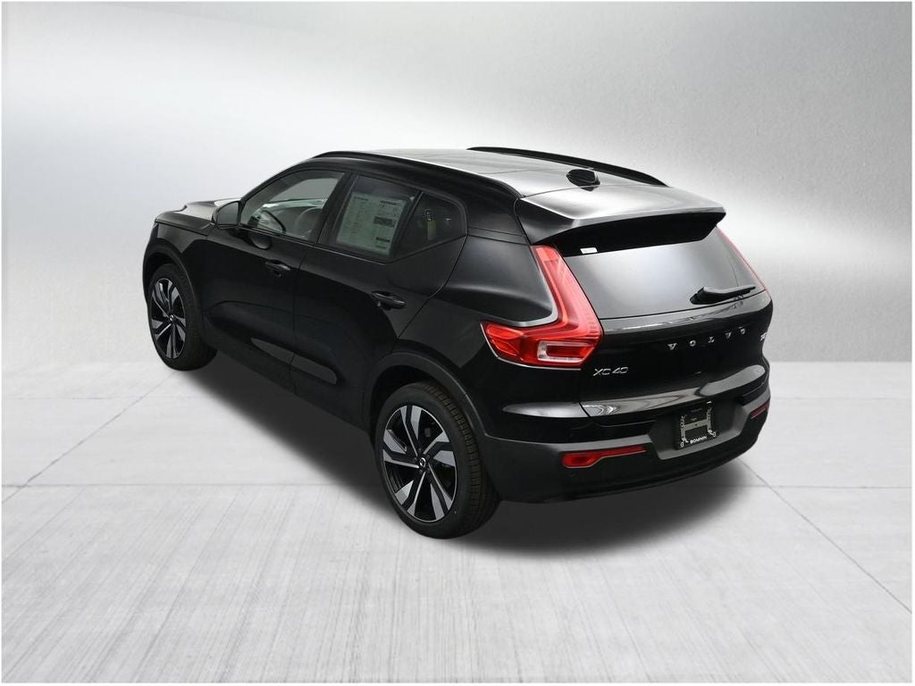 2026 Volvo XC40 B5 Plus