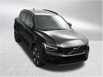 2026 Volvo XC40 B5 Plus
