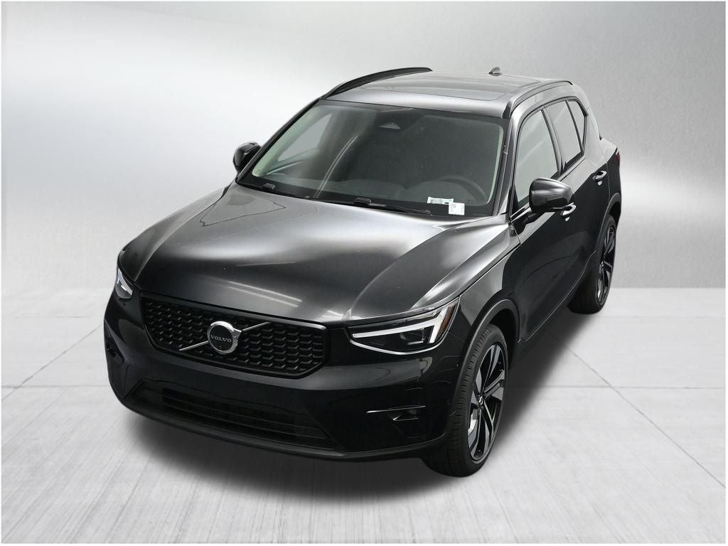 2026 Volvo XC40 B5 Plus