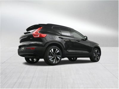 2026 Volvo XC40 B5 Plus