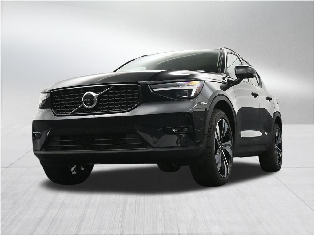 2026 Volvo XC40 B5 Plus