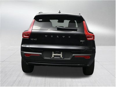 2026 Volvo XC40 B5 Plus
